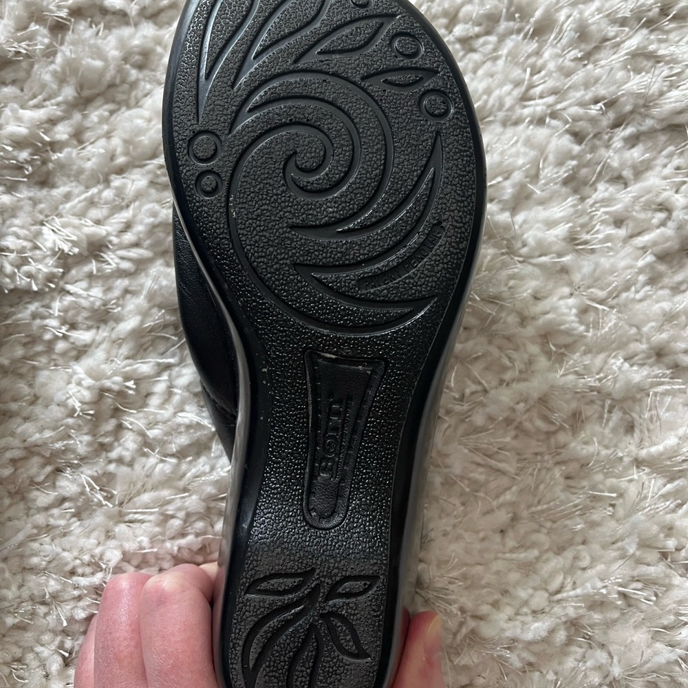Born Clogs - Picture 6 of 7